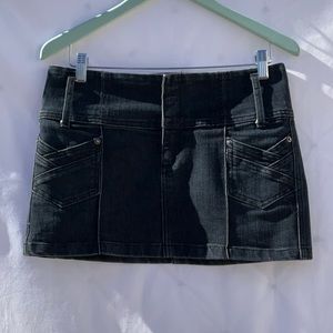 Le Chateau - Mini skirt - Size 6